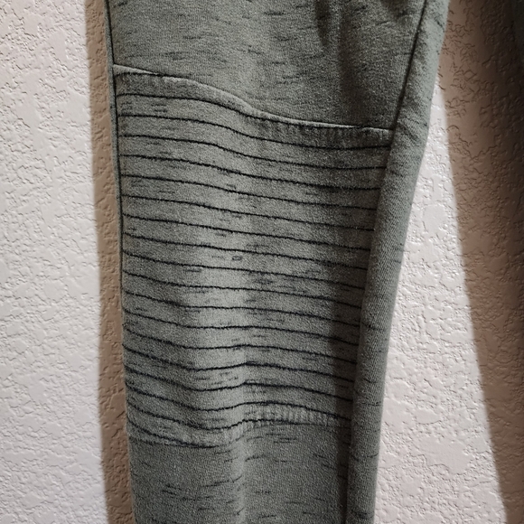 Art Class green moto style jogger pants Size L (12/14) - Picture 4 of 13